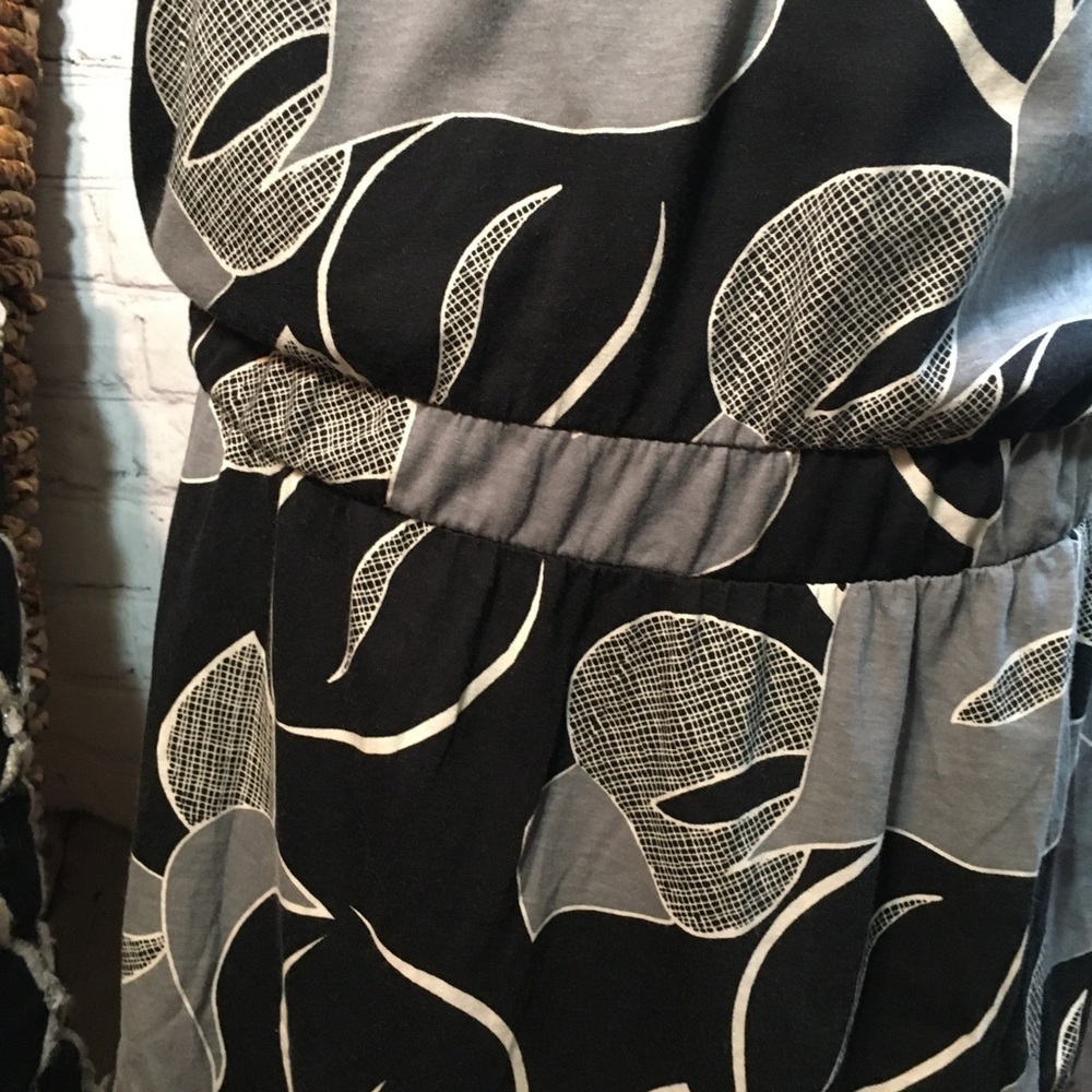 Old Navy floral jerseys dress - Picture 2 of 8
